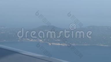希腊科孚岛Kerkyra的鸟瞰图。 在飞机上飞行